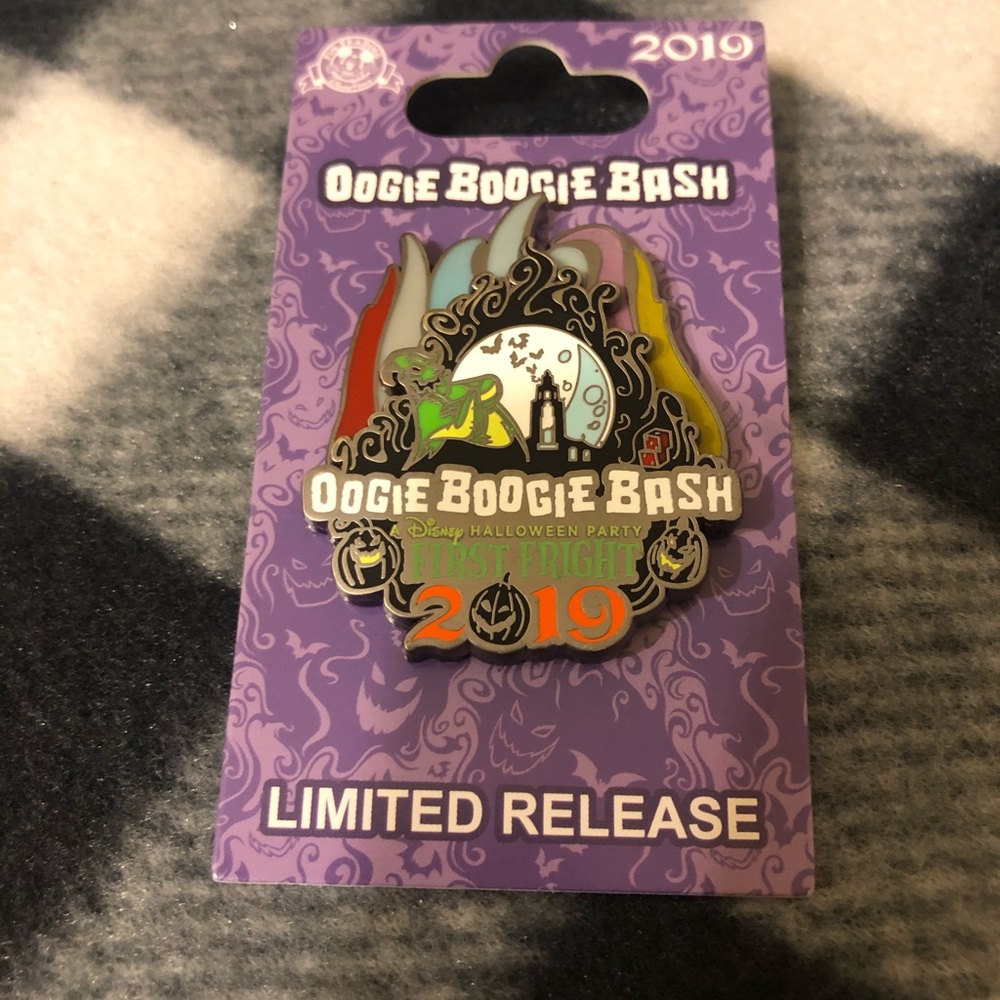 Collectible Halloween Disney Parks Limited Pins Oogie Boogie Bash - Picture 4 of 7
